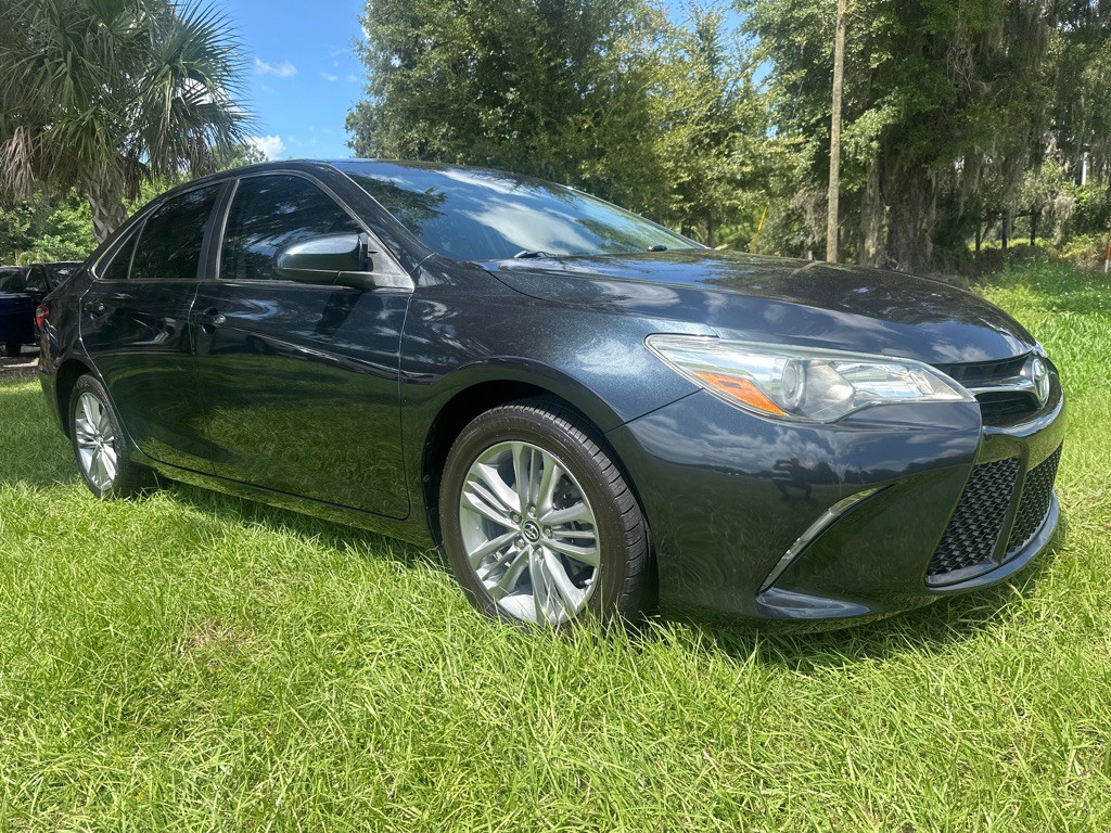 2015 Toyota Camry Image 2