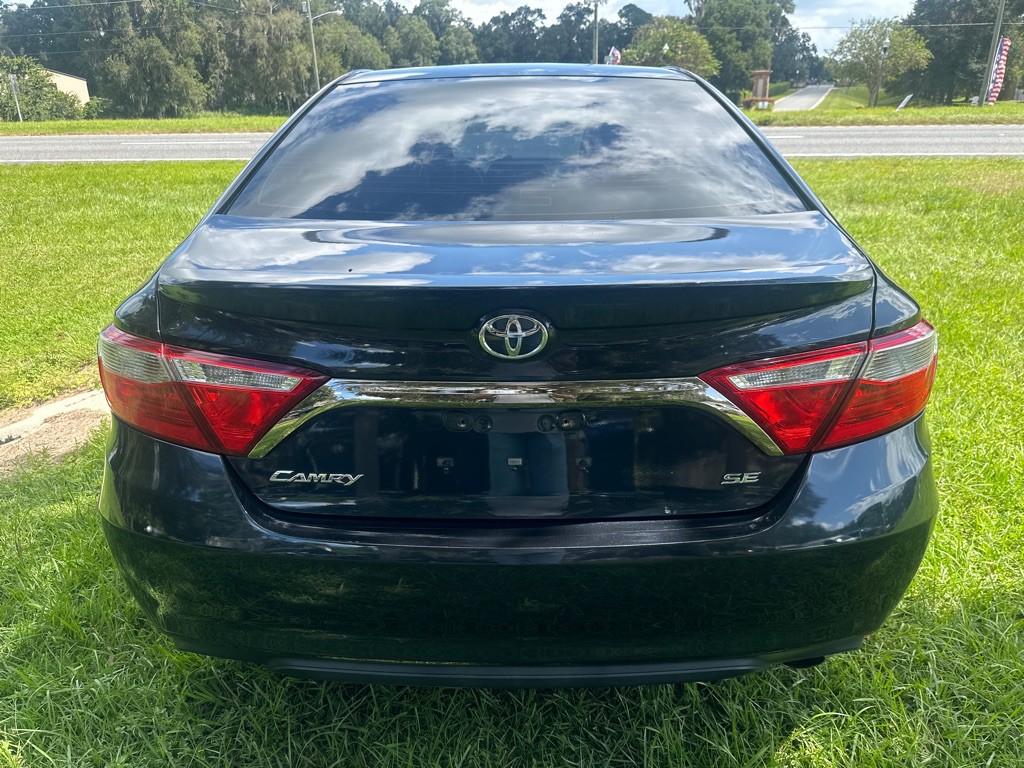 2015 Toyota Camry Image 4