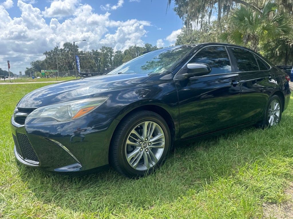 2015 Toyota Camry Image 6