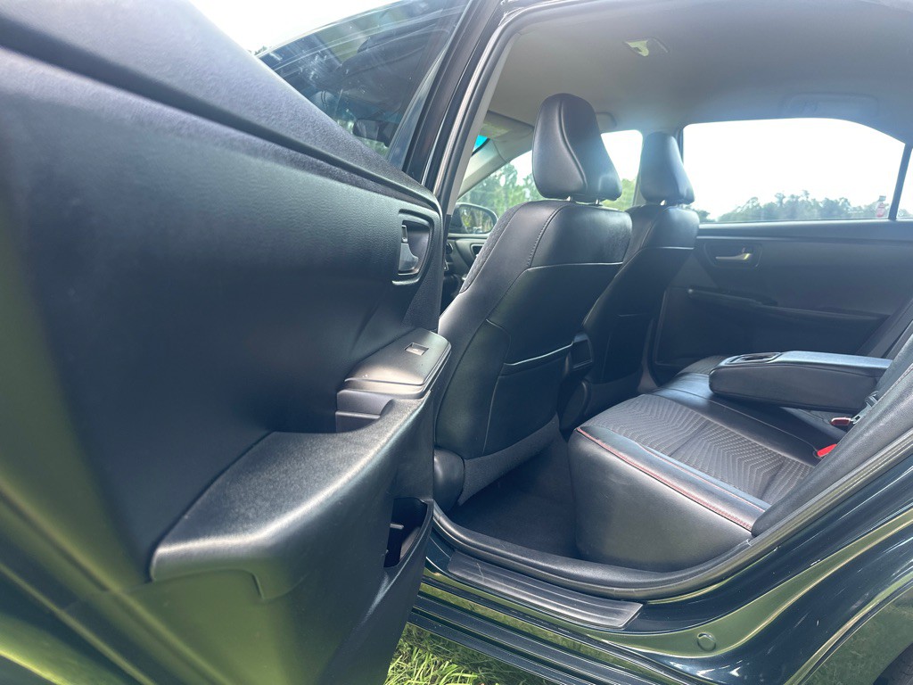 2015 Toyota Camry Image 8