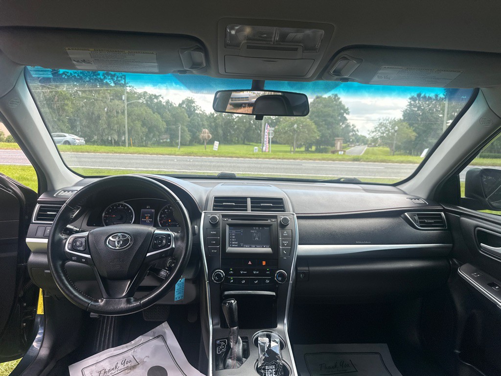 2015 Toyota Camry Image 9