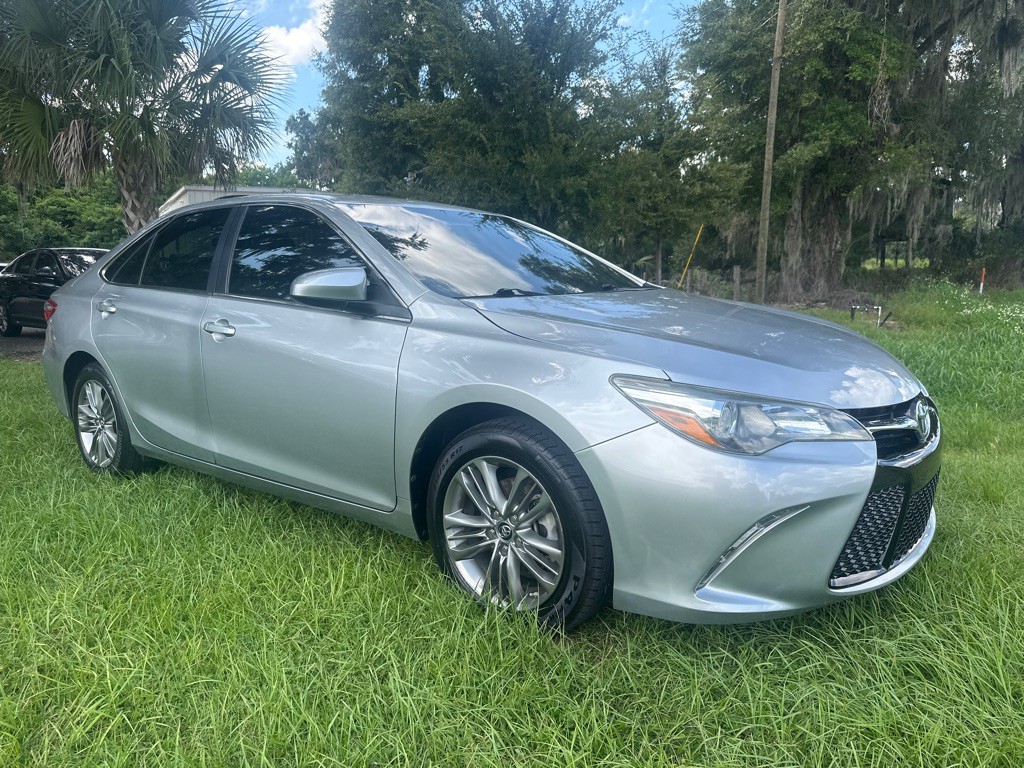 2015 Toyota Camry Image 2