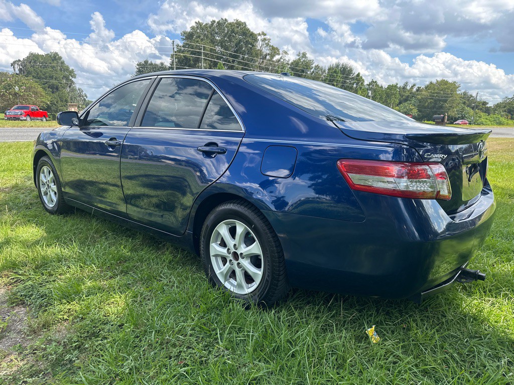 2011 Toyota Camry Image 5