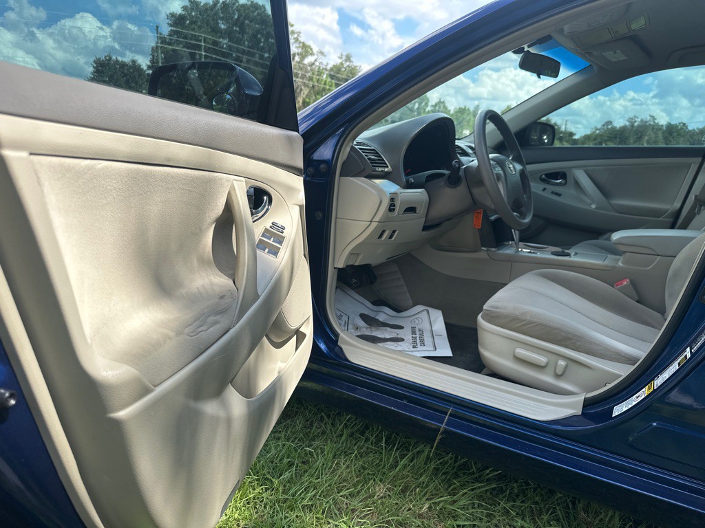 2011 Toyota Camry Image 7
