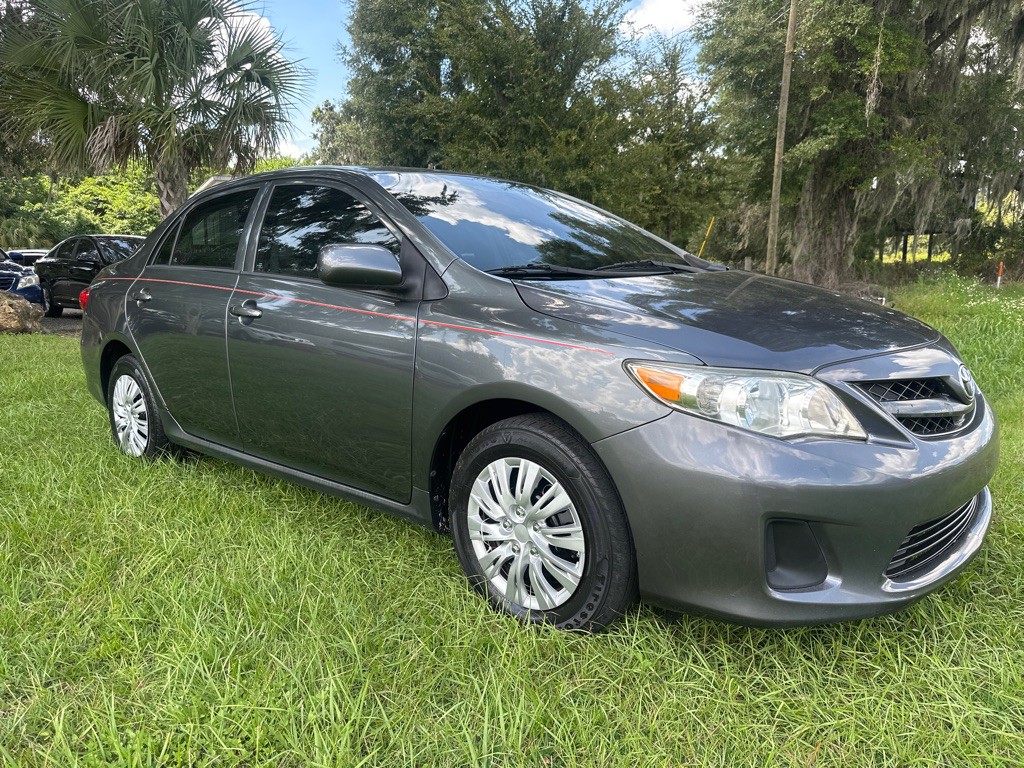 2013 Toyota Corolla Image 2