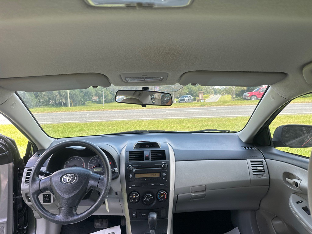 2013 Toyota Corolla Image 9