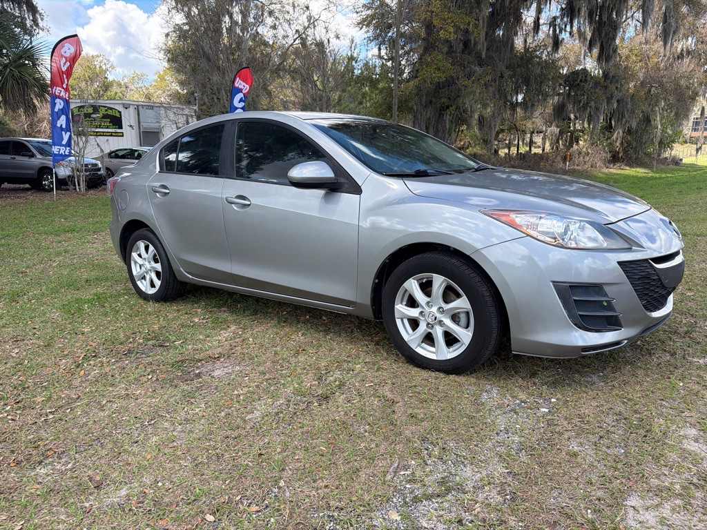 2010 Mazda Mazda3 Image 2