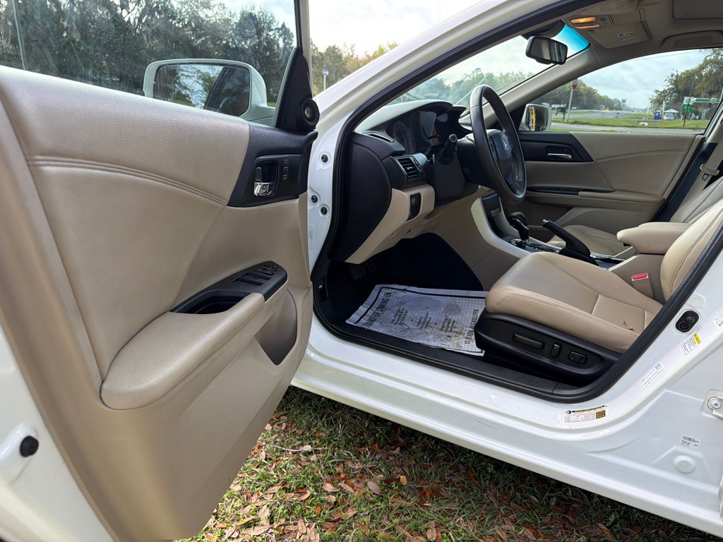 2015 Honda Accord Image 7