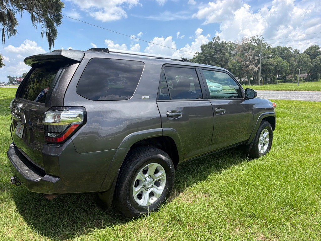 2017 Toyota 4Runner Image 3