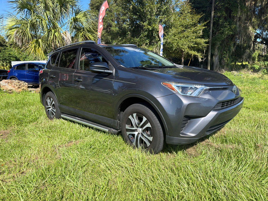 2017 Toyota Rav4 Image 2