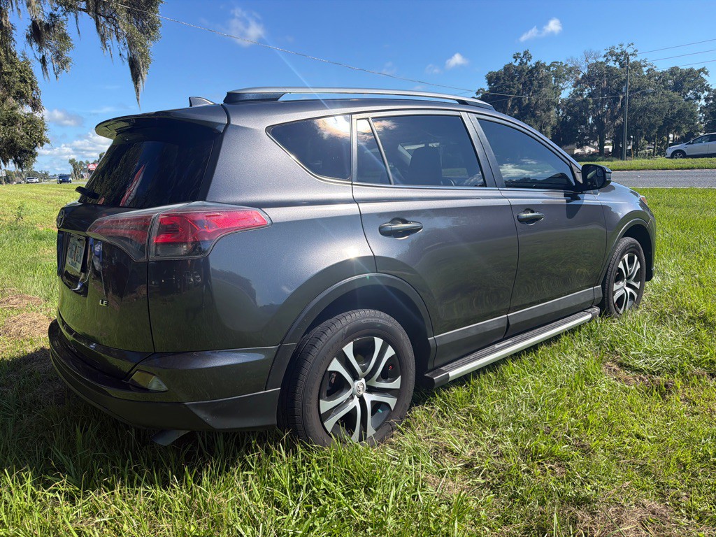 2017 Toyota Rav4 Image 3