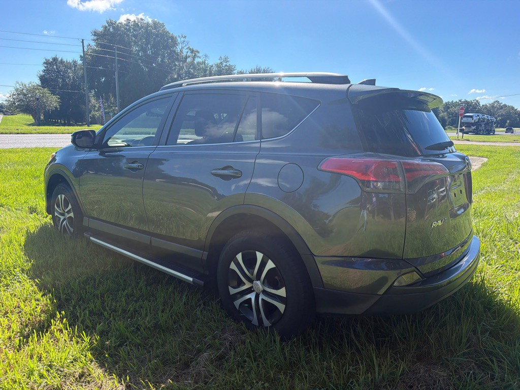 2017 Toyota Rav4 Image 5