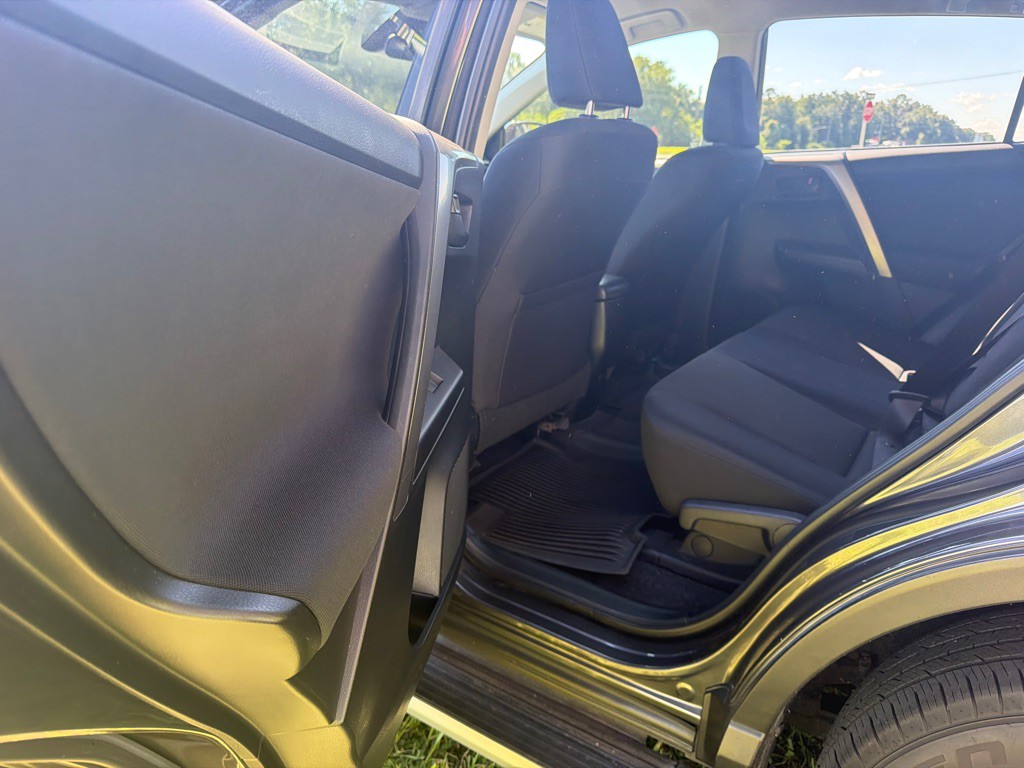 2017 Toyota Rav4 Image 8