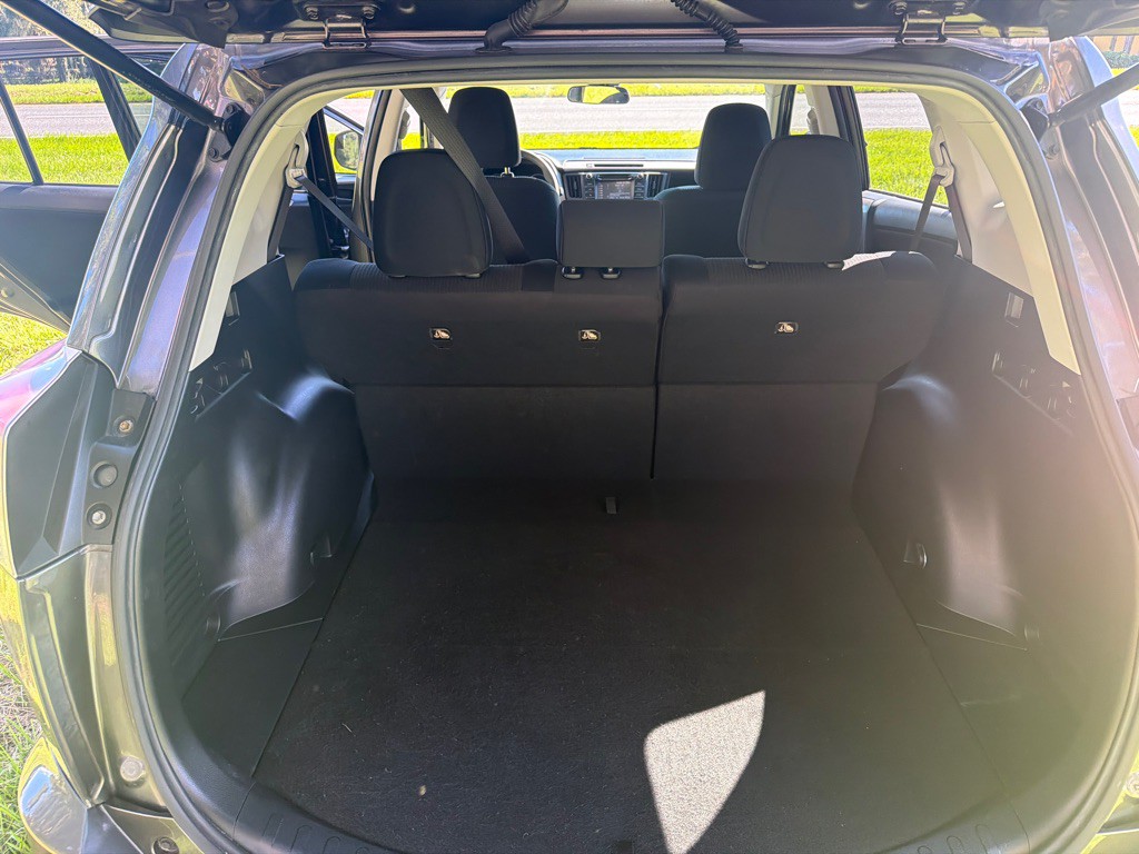 2017 Toyota Rav4 Image 9