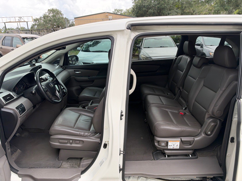 2015 Honda Odyssey Image 8