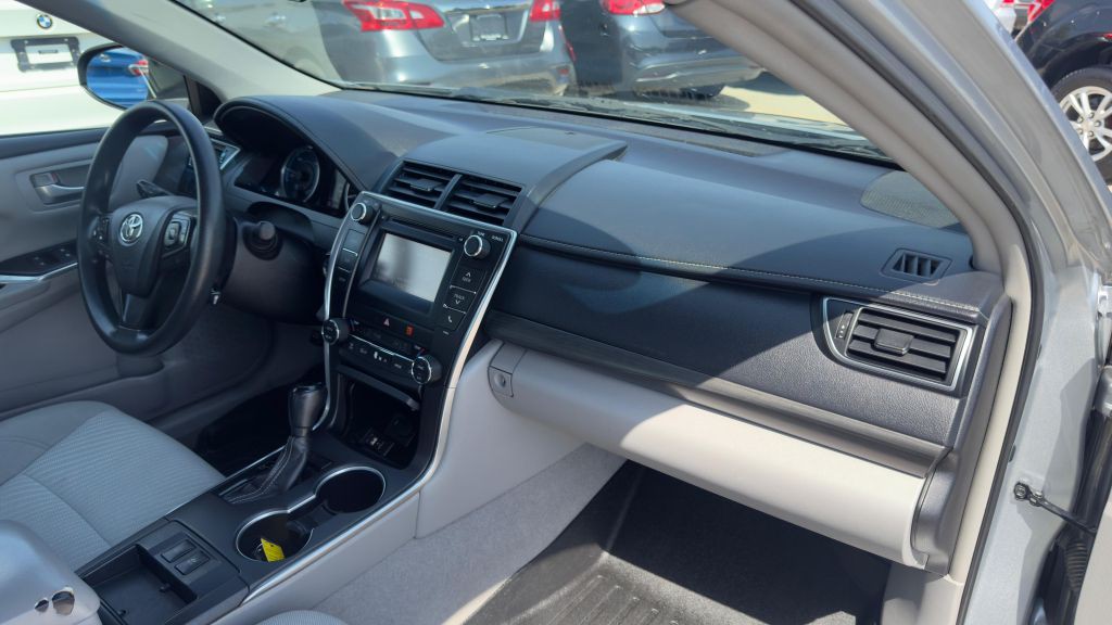2015 Toyota Camry Image 10