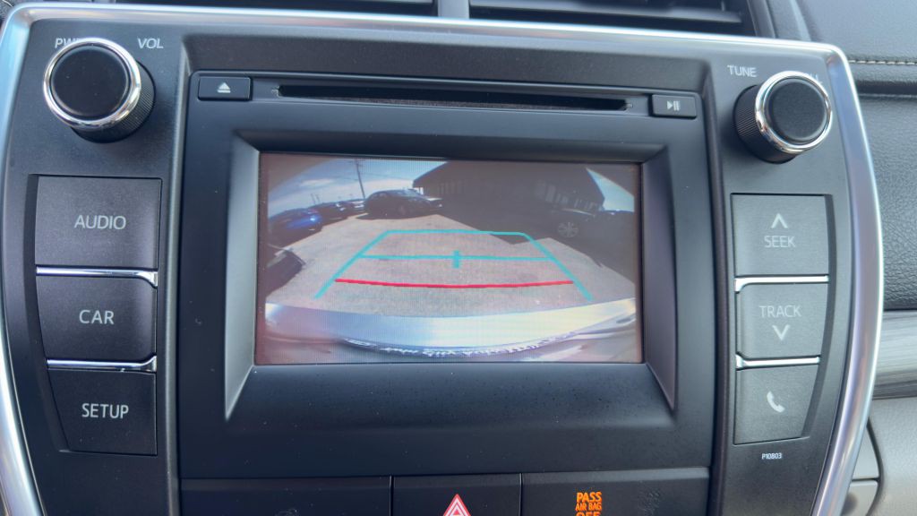 2015 Toyota Camry Image 18