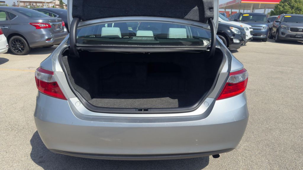 2015 Toyota Camry Image 23