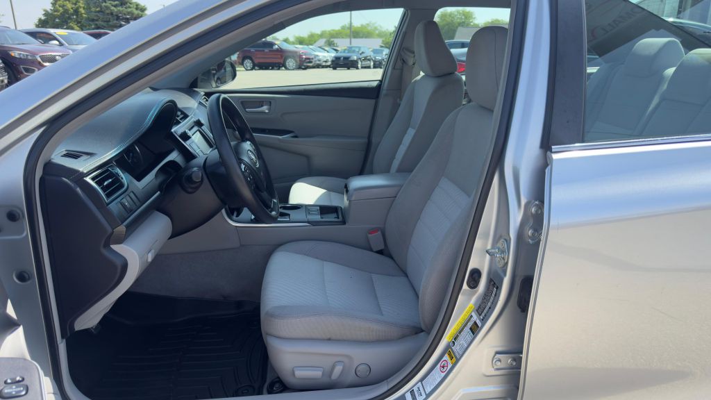 2015 Toyota Camry Image 26