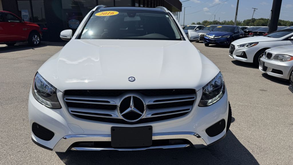 2016 Mercedes-Benz GLC-Class Image 2