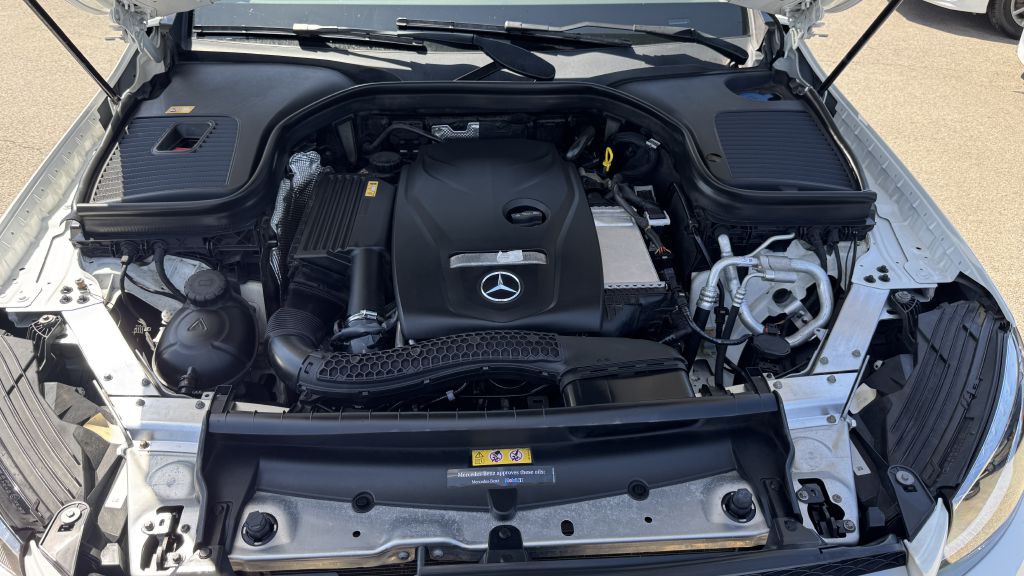 2016 Mercedes-Benz GLC-Class Image 9