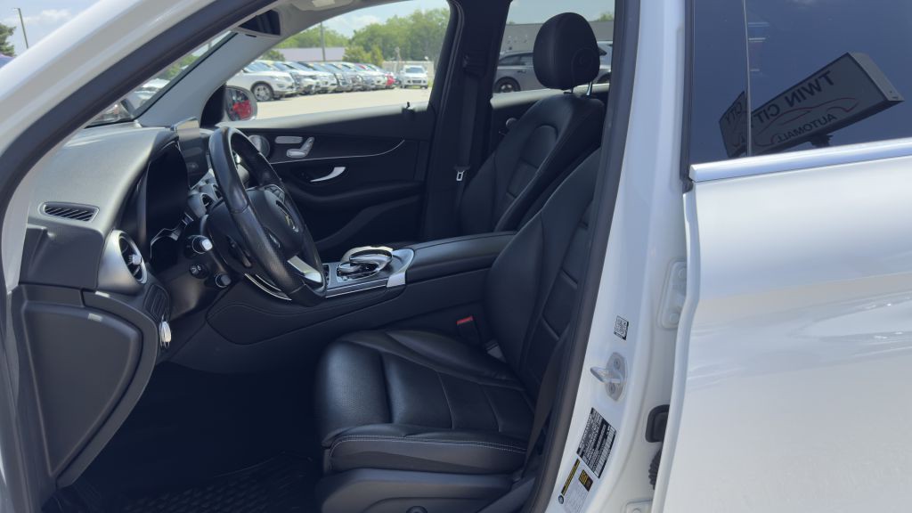 2016 Mercedes-Benz GLC-Class Image 15