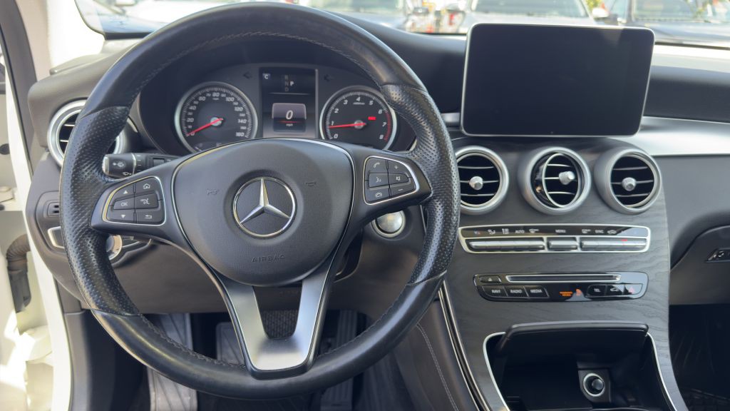 2016 Mercedes-Benz GLC-Class Image 16