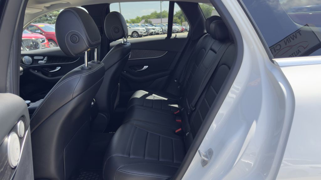 2016 Mercedes-Benz GLC-Class Image 21