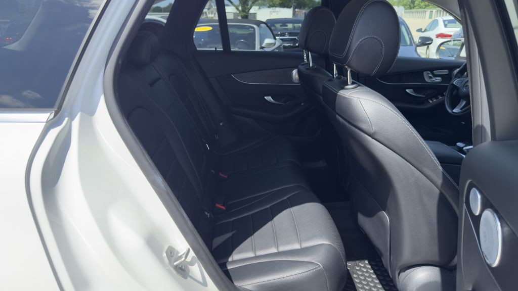 2016 Mercedes-Benz GLC-Class Image 25