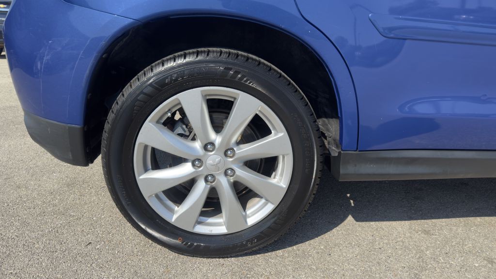 2015 Mitsubishi Outlander Image 11