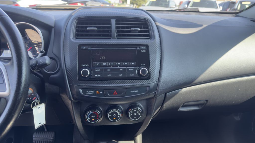 2015 Mitsubishi Outlander Image 21