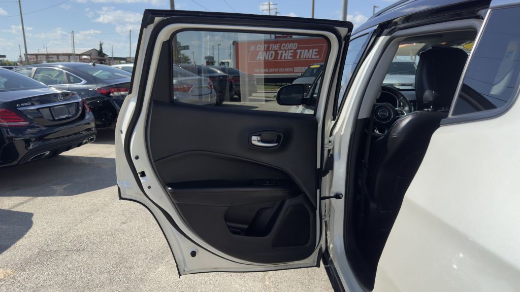 2018 Jeep Compass Image 18