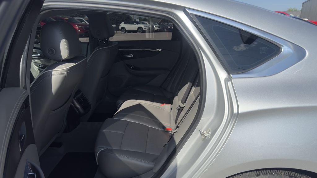 2017 Chevrolet Impala Image 16