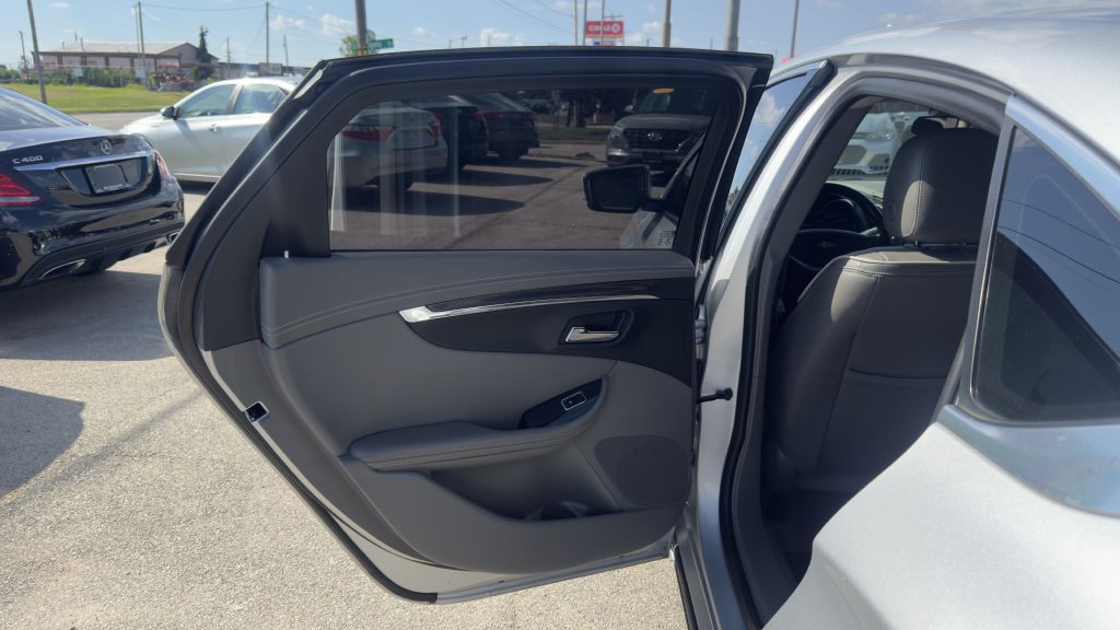 2017 Chevrolet Impala Image 17