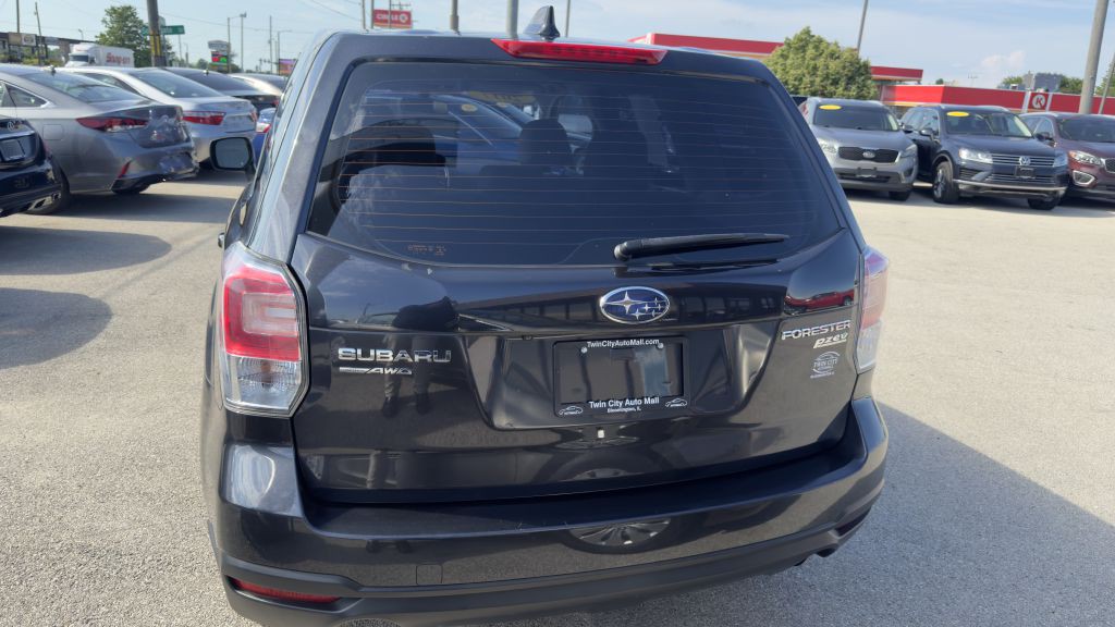 2017 Subaru Forester Image 6