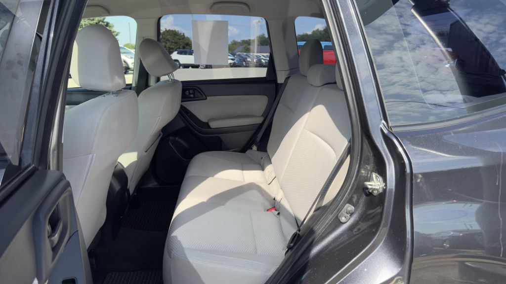 2017 Subaru Forester Image 18