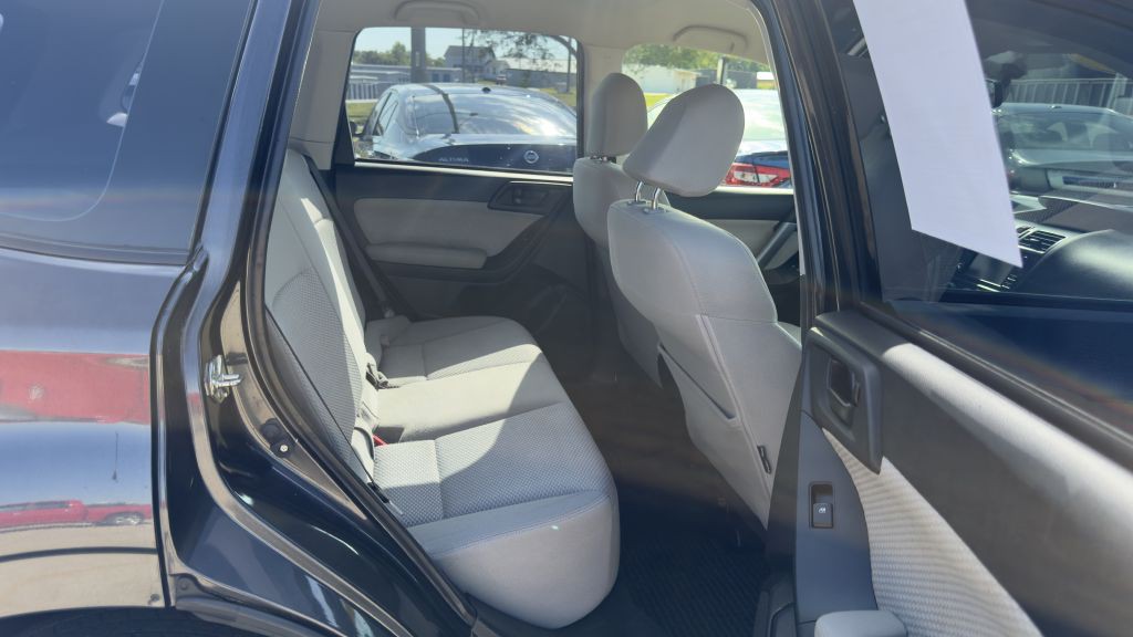 2017 Subaru Forester Image 21