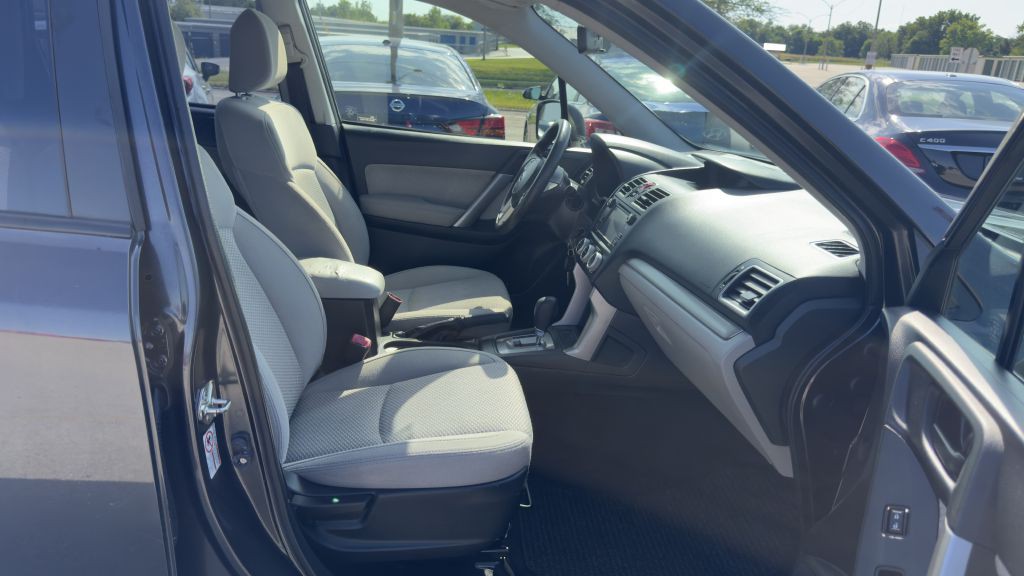 2017 Subaru Forester Image 24