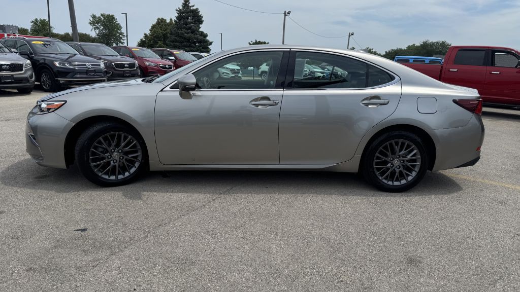 2018 Lexus ES Image 4
