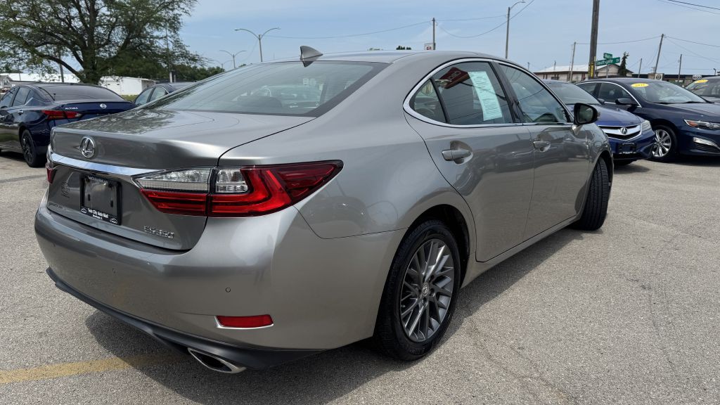2018 Lexus ES Image 7