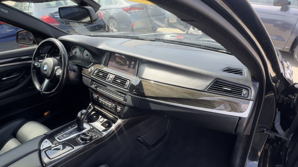 2016 BMW 5 Series Image 26