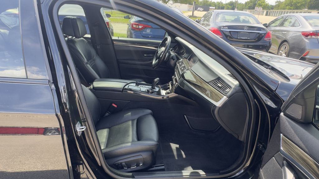 2016 BMW 5 Series Image 27