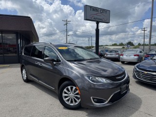 Image for 2018 Chrysler Pacifica Touring L ID: 6684138