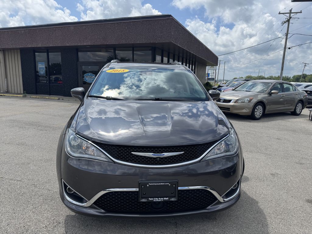 2018 Chrysler Pacifica Image 2