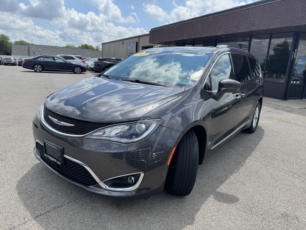 2018 Chrysler Pacifica Image 3