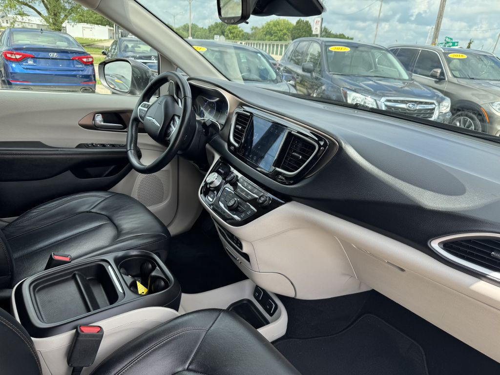 2018 Chrysler Pacifica Image 13