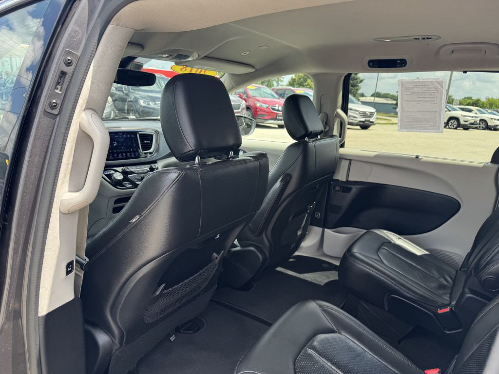 2018 Chrysler Pacifica Image 18