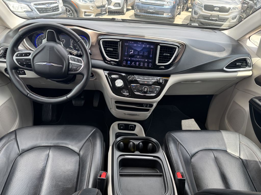 2018 Chrysler Pacifica Image 19