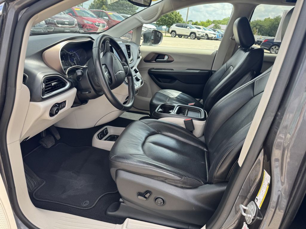2018 Chrysler Pacifica Image 20