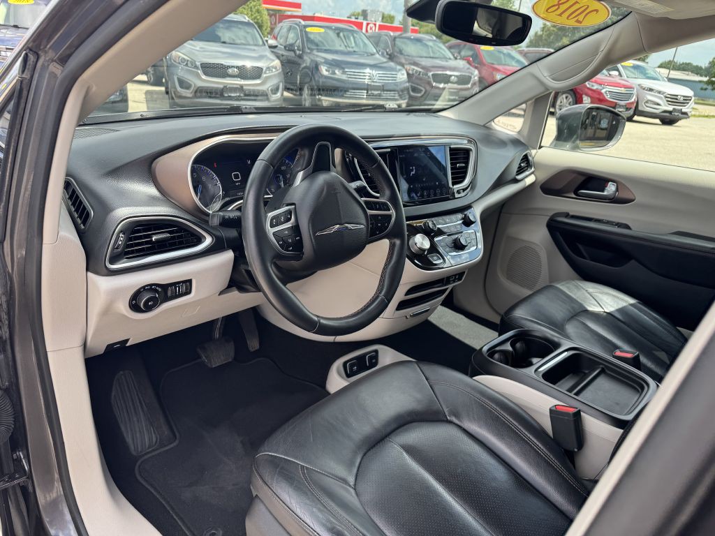 2018 Chrysler Pacifica Image 21